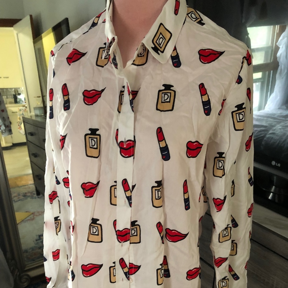 Lipstick & perfume print button down cotton shirt. US Size M